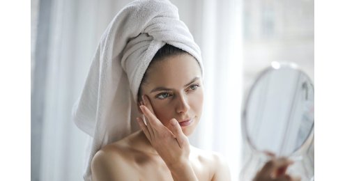 Resultime Ultra Tenseur: il siero per un effetto lifting che stimola e rigenera l’epidermide